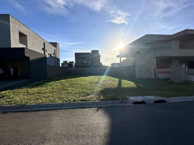 Terreno com 449m², à venda, no bairro Residencial Goiânia Golfe Clube em Goiânia