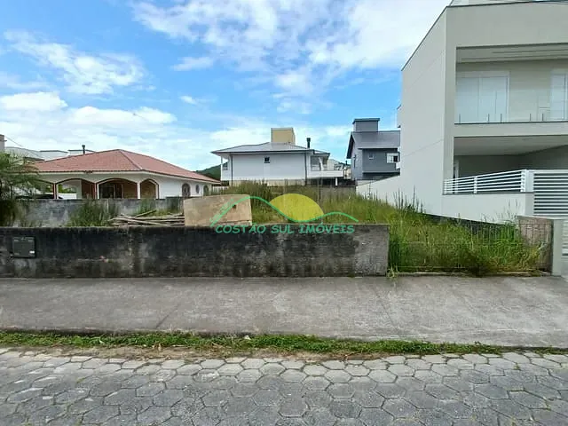 Terreno com 375m², à venda, no bairro Campeche em Florianópolis