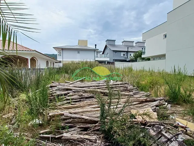 Terreno com 375m², à venda, no bairro Campeche em Florianópolis