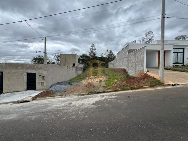 Terreno com 275m², à venda, no bairro Jardim São Lucas em Salto de Pirapora