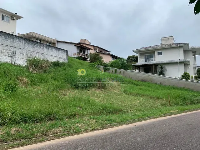 Terreno com 486m², à venda, no bairro Pedra Branca em Palhoça