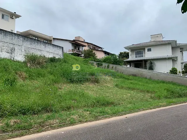 Terreno com 486m², à venda, no bairro Pedra Branca em Palhoça