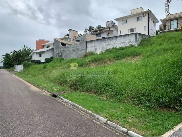 Terreno com 486m², à venda, no bairro Pedra Branca em Palhoça