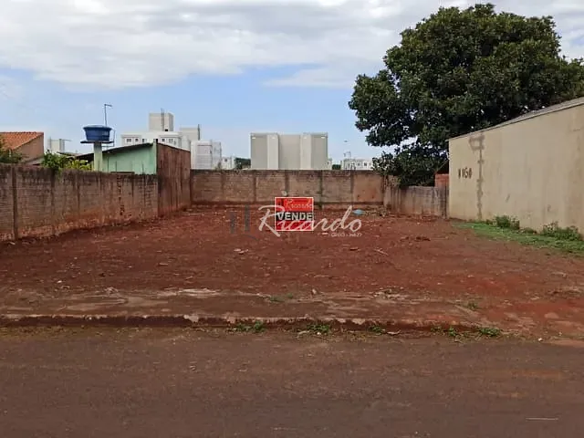 Terreno com 407m², à venda, no bairro Jardim Primavera em Arapongas