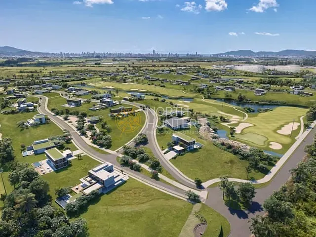 Terreno com 400m², à venda, no bairro Alto Pereque em Porto Belo