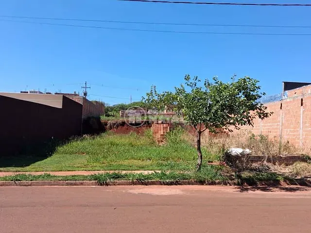 Terreno com 250m², à venda, no bairro Jardim Anaterra em Londrina