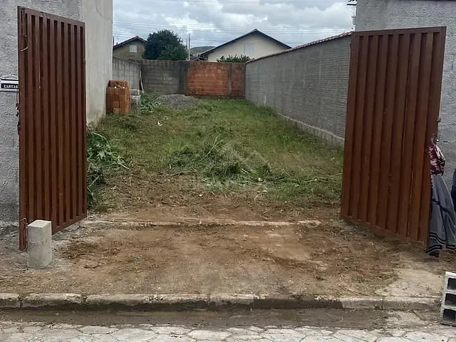 Terreno com 180m², à venda, no bairro Jardim Kennedy em Poços de Caldas