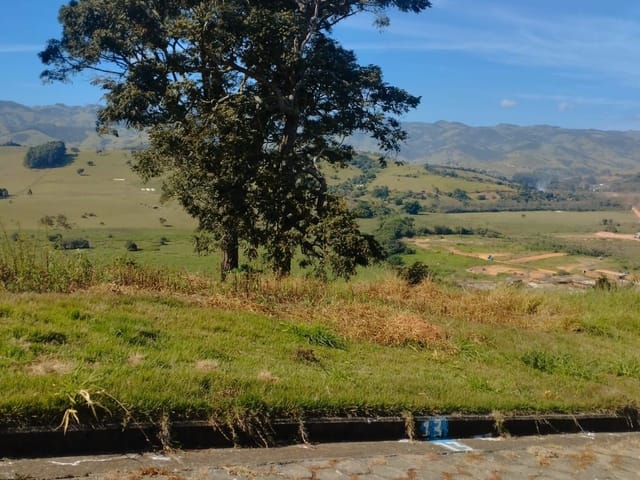 Terreno com 881m², à venda, no bairro Capela em Cambuí