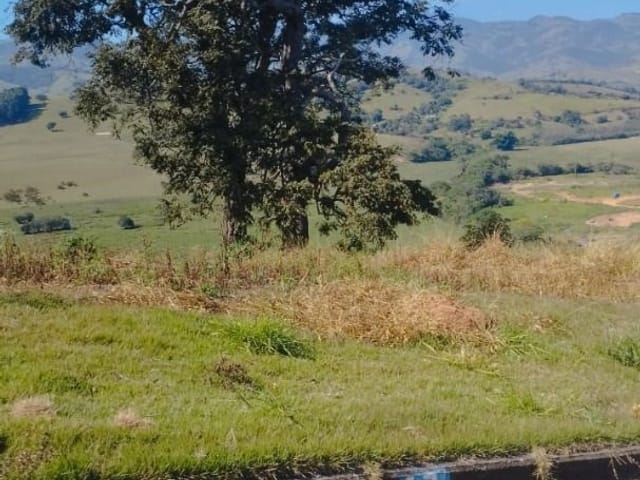 Terreno com 881m², à venda, no bairro Capela em Cambuí