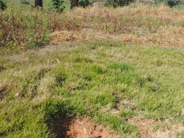 Terreno com 881m², à venda, no bairro Capela em Cambuí