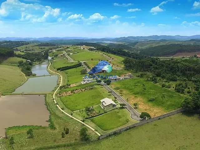 Terreno com 1200m², à venda, no bairro Rio Claro em Paraibuna