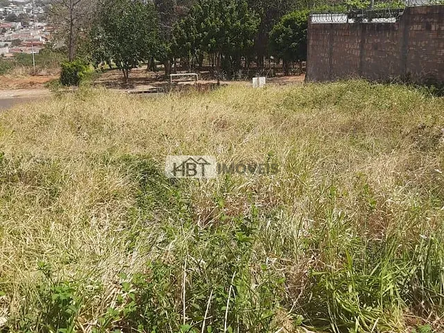 Terreno com 242m², à venda, no bairro Jardim América em Bauru