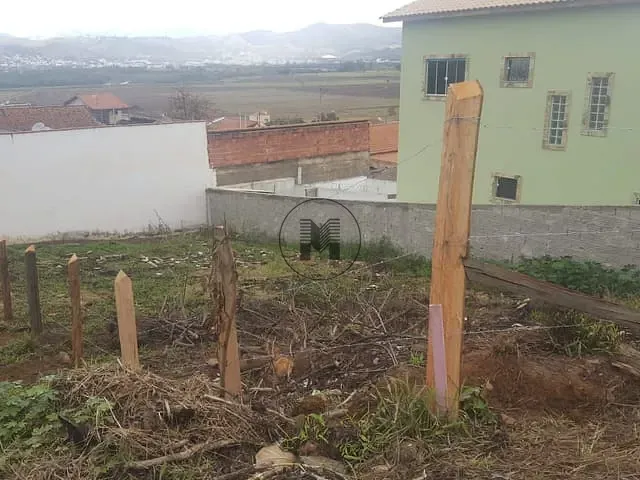Terreno com 275m², à venda, no bairro Santa Luzia em Guaratinguetá