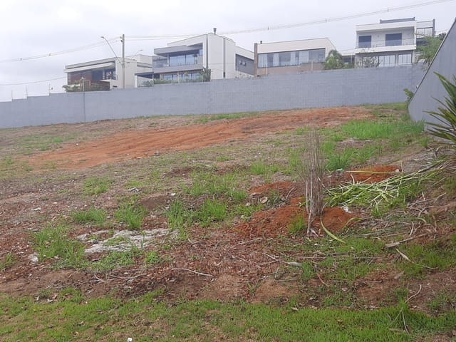Terreno com 600m², à venda, no bairro Condomínio Residencial Colinas do Paratehy em São José dos Campos