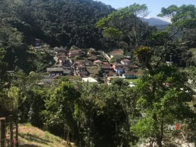 Terreno com 650m², à venda, no bairro Bingen em Petrópolis