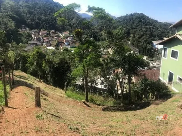 Terreno com 650m², à venda, no bairro Bingen em Petrópolis