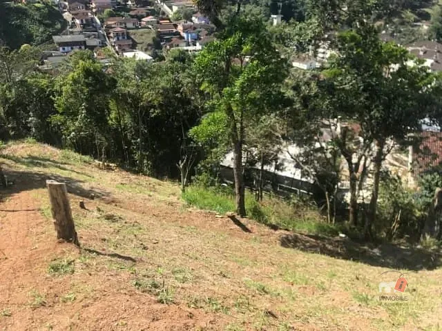 Terreno com 650m², à venda, no bairro Bingen em Petrópolis