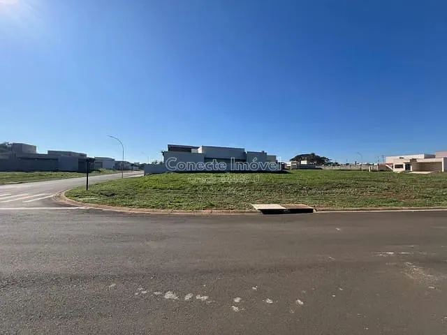 Terreno com 408m², à venda, no bairro Condomínio Residencial Holland Park em Holambra