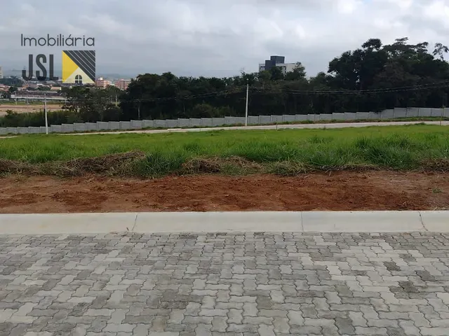 Terreno com 360m², à venda, no bairro Jardim Maria Cândida em Caçapava