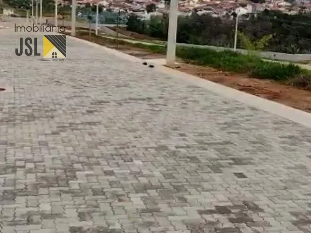 Terreno com 360m², à venda, no bairro Jardim Maria Cândida em Caçapava