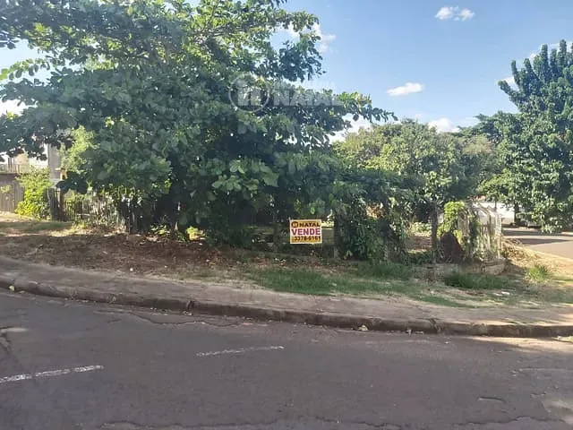 Terreno com 539m², à venda, no bairro Industrial em Londrina