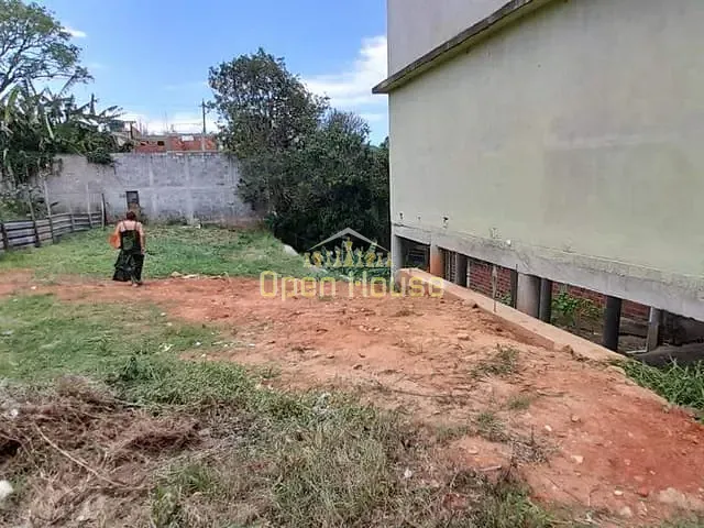 Terreno com 300m², à venda, no bairro Roma em Volta Redonda