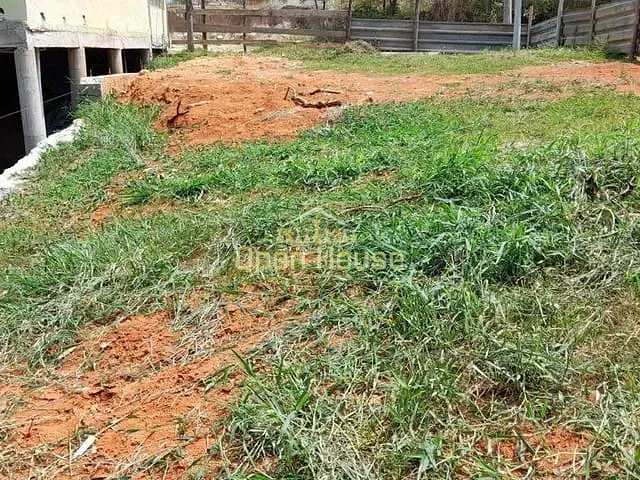 Terreno com 300m², à venda, no bairro Roma em Volta Redonda