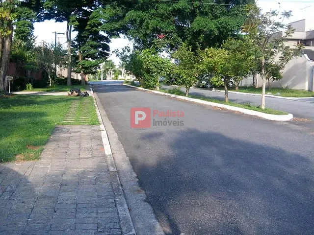 Terreno com 1400m², à venda, no bairro Interlagos em São Paulo