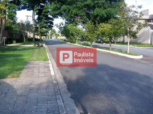 Terreno com 1400m², à venda, no bairro Interlagos em São Paulo