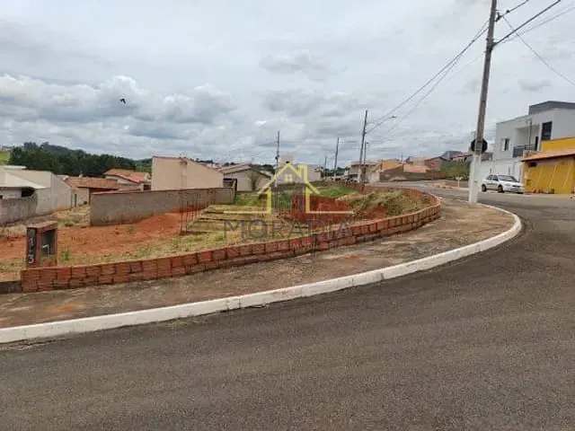 Terreno com 273m², à venda, no bairro Ouro Verde  em Guaxupé
