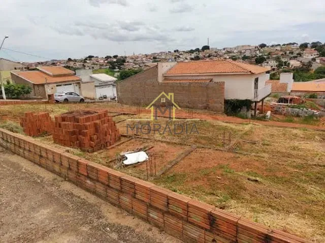Terreno com 273m², à venda, no bairro Ouro Verde  em Guaxupé