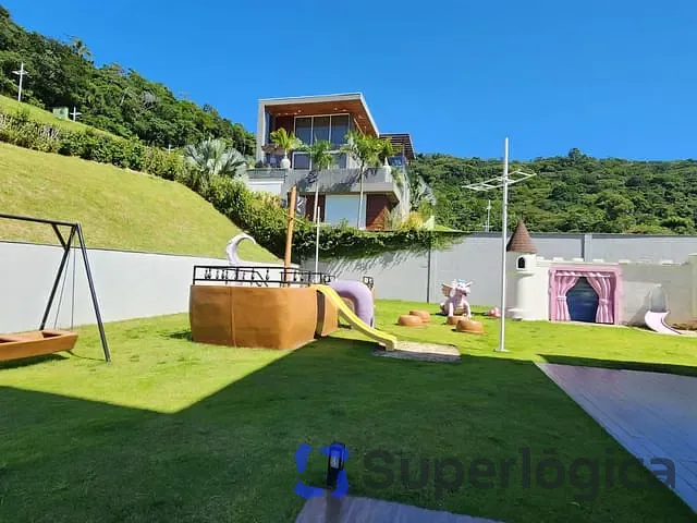 Terreno com 1280m², à venda, no bairro Estaleirinho em Balneário Camboriú