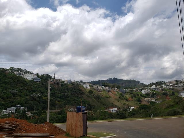 Terreno com 527m², à venda, no bairro Novo Horizonte em Juiz de Fora