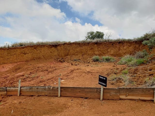 Terreno com 527m², à venda, no bairro Novo Horizonte em Juiz de Fora