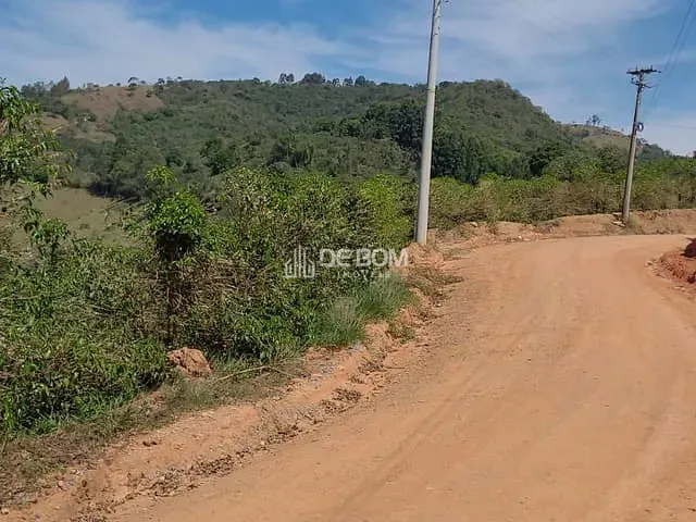 Terreno com 1000m², à venda, no bairro Córrego do engano em Caconde