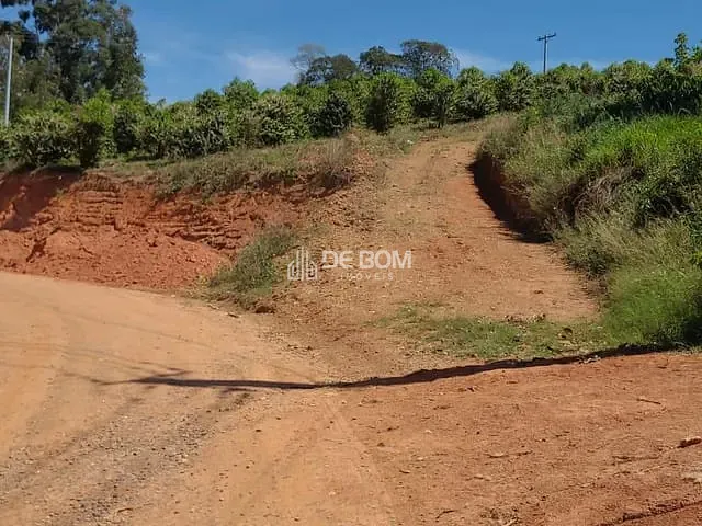 Terreno com 1000m², à venda, no bairro Córrego do engano em Caconde