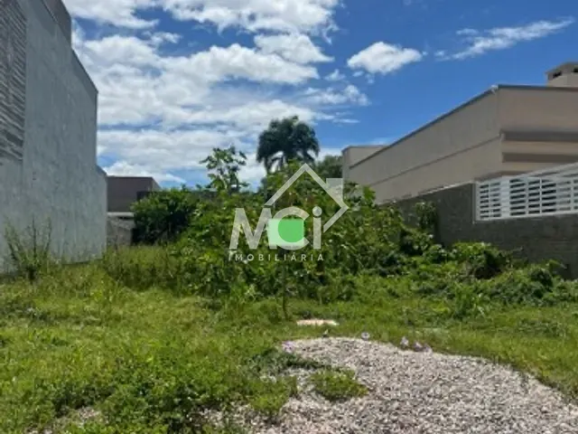 Terreno com 360m², à venda, no bairro Centro em Pelotas