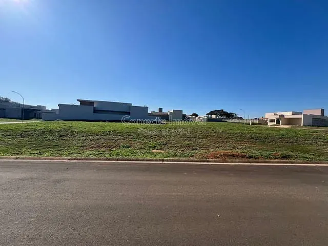 Terreno com 392m², à venda, no bairro Condomínio Residencial Holland Park em Holambra