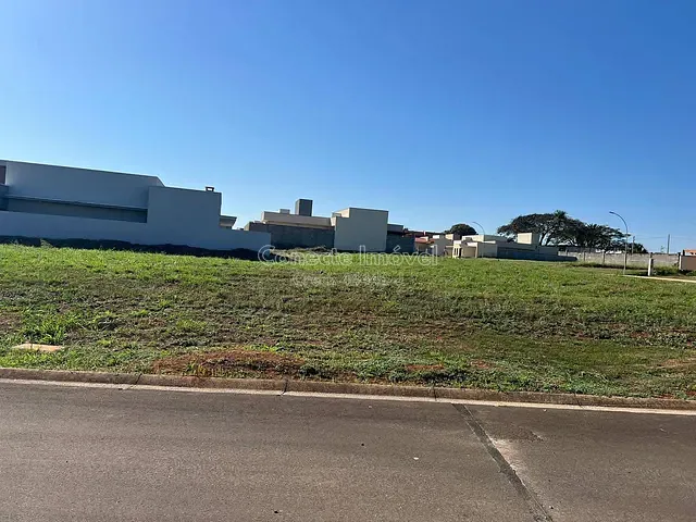 Terreno com 392m², à venda, no bairro Condomínio Residencial Holland Park em Holambra