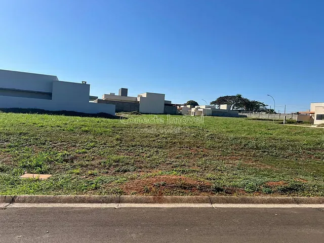 Terreno com 392m², à venda, no bairro Condomínio Residencial Holland Park em Holambra