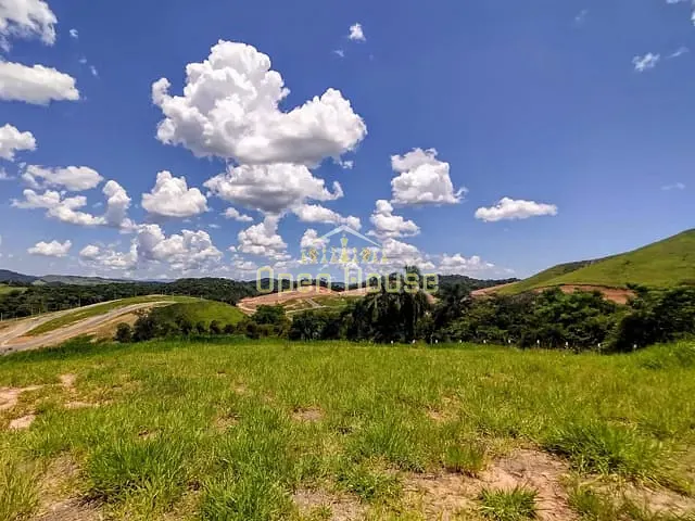 Terreno com 242m², à venda, no bairro Casa de Pedra em Volta Redonda