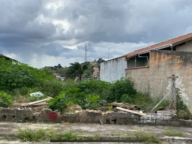Terreno com 381m², à venda, no bairro Estância São José em Poços de Caldas