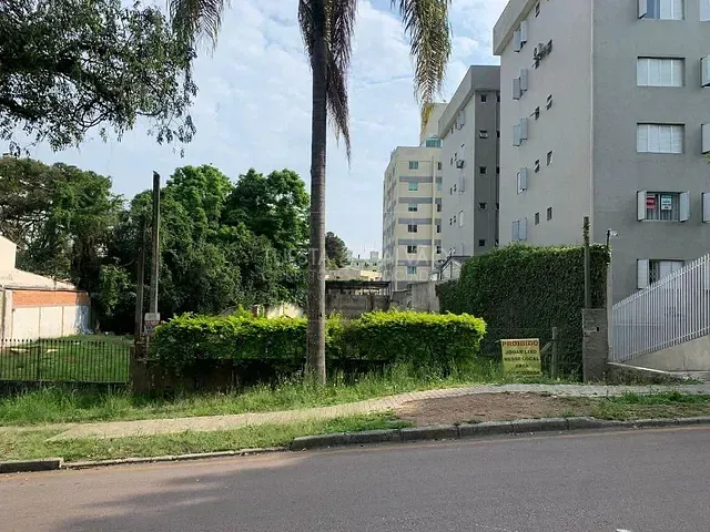 Terreno com 729m², à venda, no bairro Água Verde em Curitiba