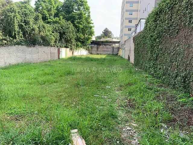 Terreno com 729m², à venda, no bairro Água Verde em Curitiba
