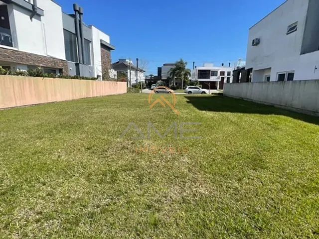 Terreno com 409m², à venda, no bairro São Gonçalo em Pelotas