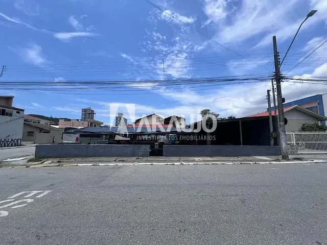 Terreno com 238m², à venda, no bairro Fazenda em Itajaí