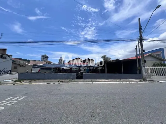 Terreno com 238m², à venda, no bairro Fazenda em Itajaí