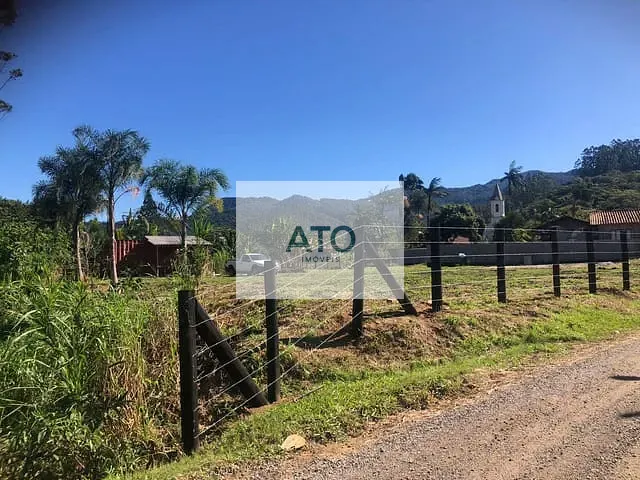 Terreno com 2000m², à venda, no bairro oliveira em Tijucas