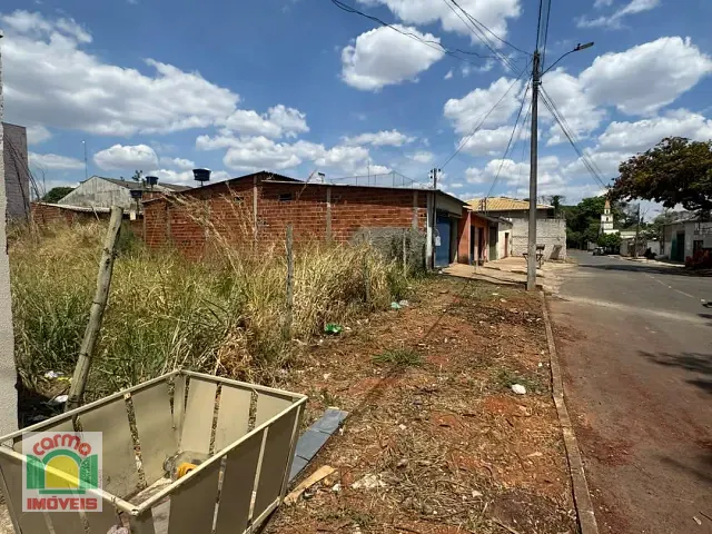 Terreno com 330m², à venda, no bairro Setor Summerville 1ª e 2ª Etapa em Anápolis