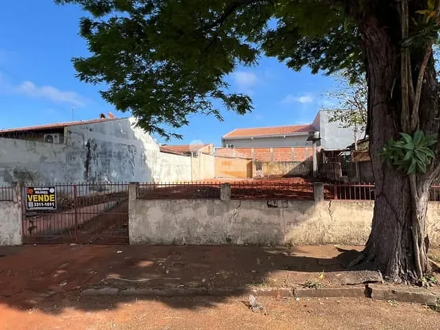 Terreno com 315m², à venda, no bairro Jardim Caviúna em Rolândia